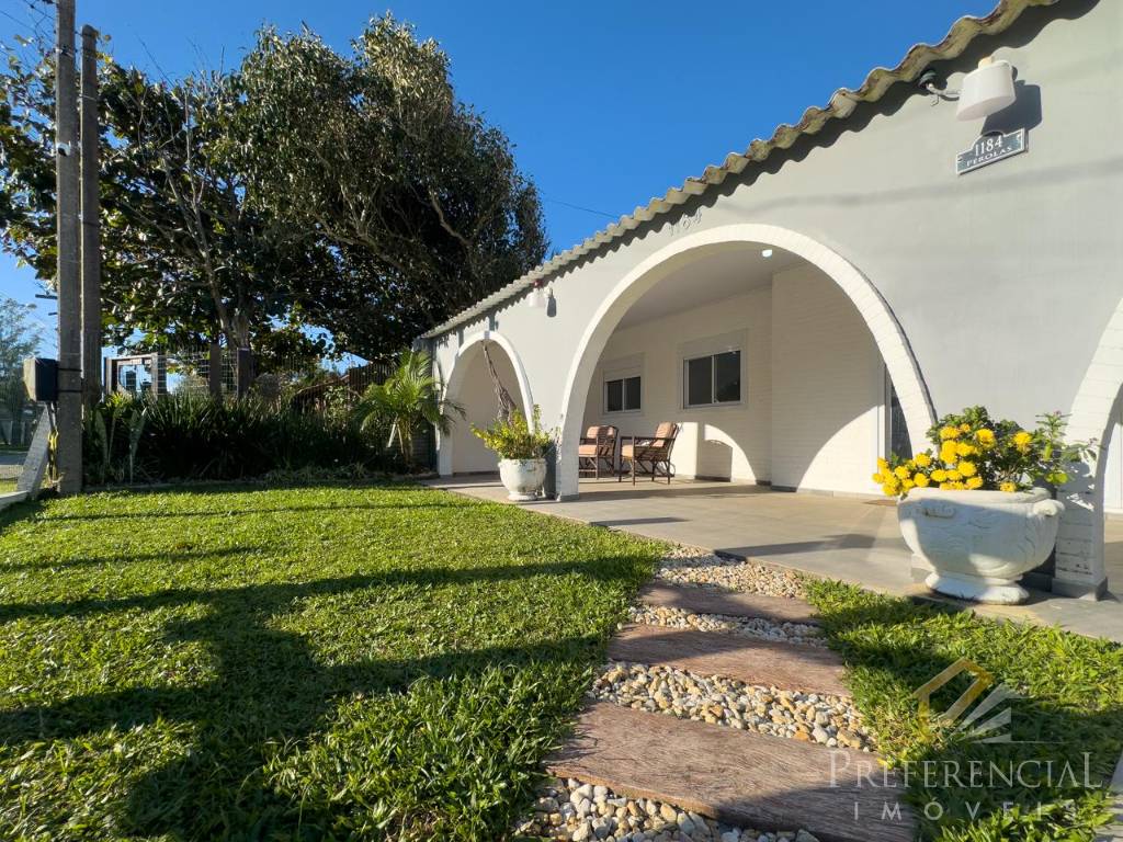 Casa e Sobrado, 4 dormitórios com 159m² no bairro Rainha Do Mar em Xangri-lá