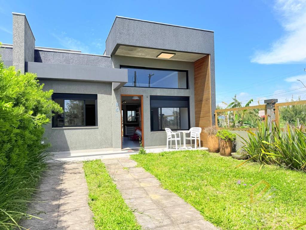 Casa e Sobrado, 2 dormitórios com 81m² no bairro Noiva Do Mar em Xangri-lá