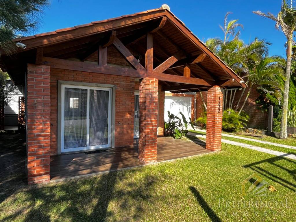 Casa e Sobrado, 4 dormitórios com 210m² no bairro Rainha Do Mar em Xangri-lá