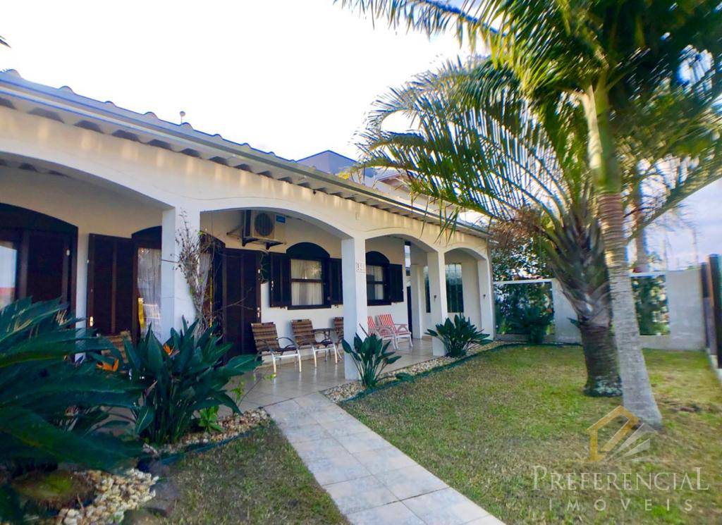 Casa e Sobrado, 5 dormitórios com 196m² no bairro Rainha Do Mar em Xangri-lá