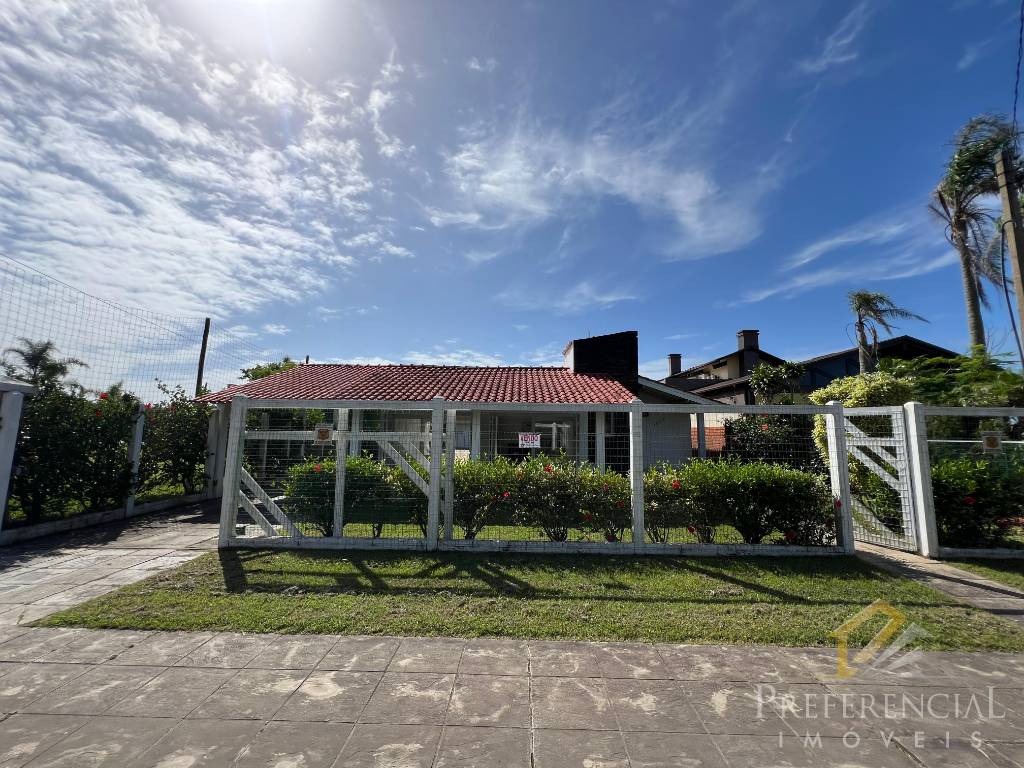 Casa e Sobrado, 4 dormitórios com 232m² no bairro Atlântida em Xangri-lá