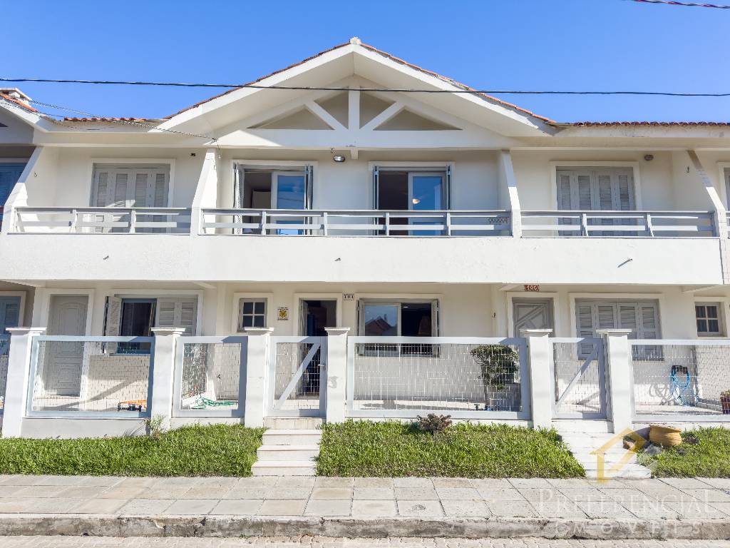 Casa e Sobrado, 3 dormitórios com 113m² no bairro Centro em Xangri-lá