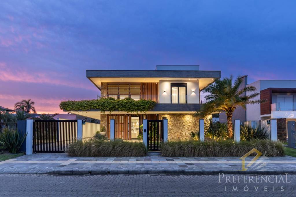 Casa e Sobrado, 5 dormitórios com 428m² no bairro Atlântida em Xangri-lá