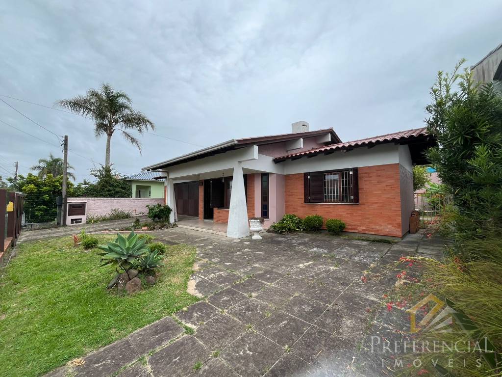 Casa e Sobrado, 3 dormitórios com 140m² no bairro Atlântida em Xangri-lá