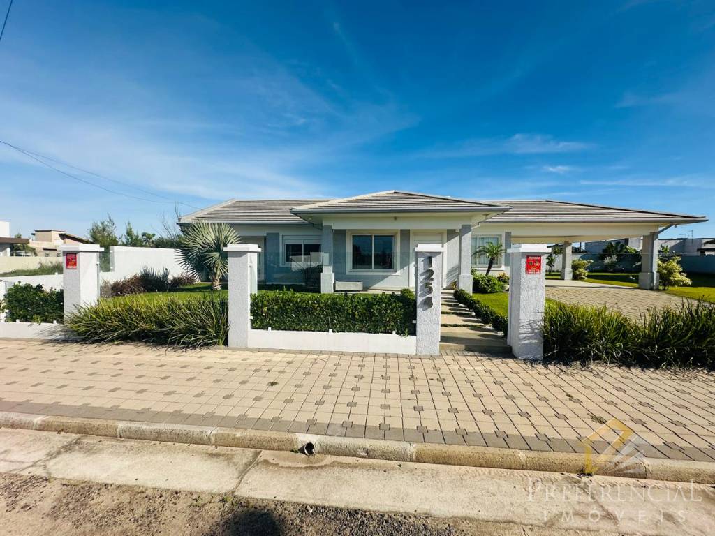 Casa e Sobrado, 5 dormitórios com 156m² no bairro Atlântida Sul em Osório