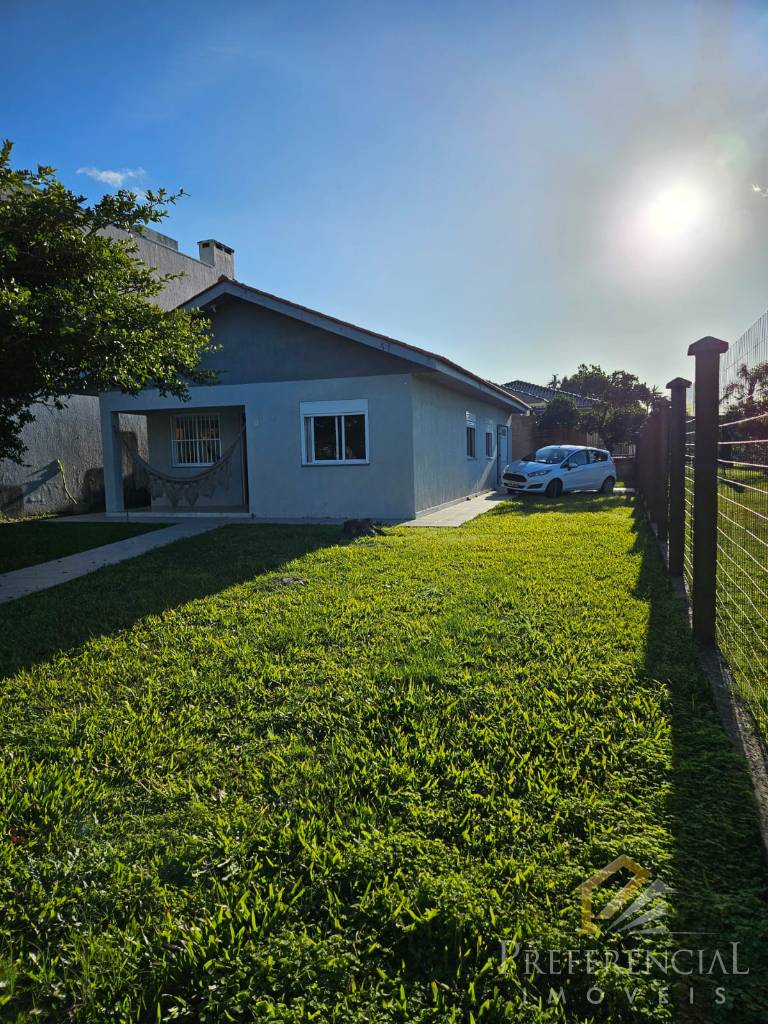Casa e Sobrado, 3 dormitórios com 94m² no bairro Centro em Xangri-lá