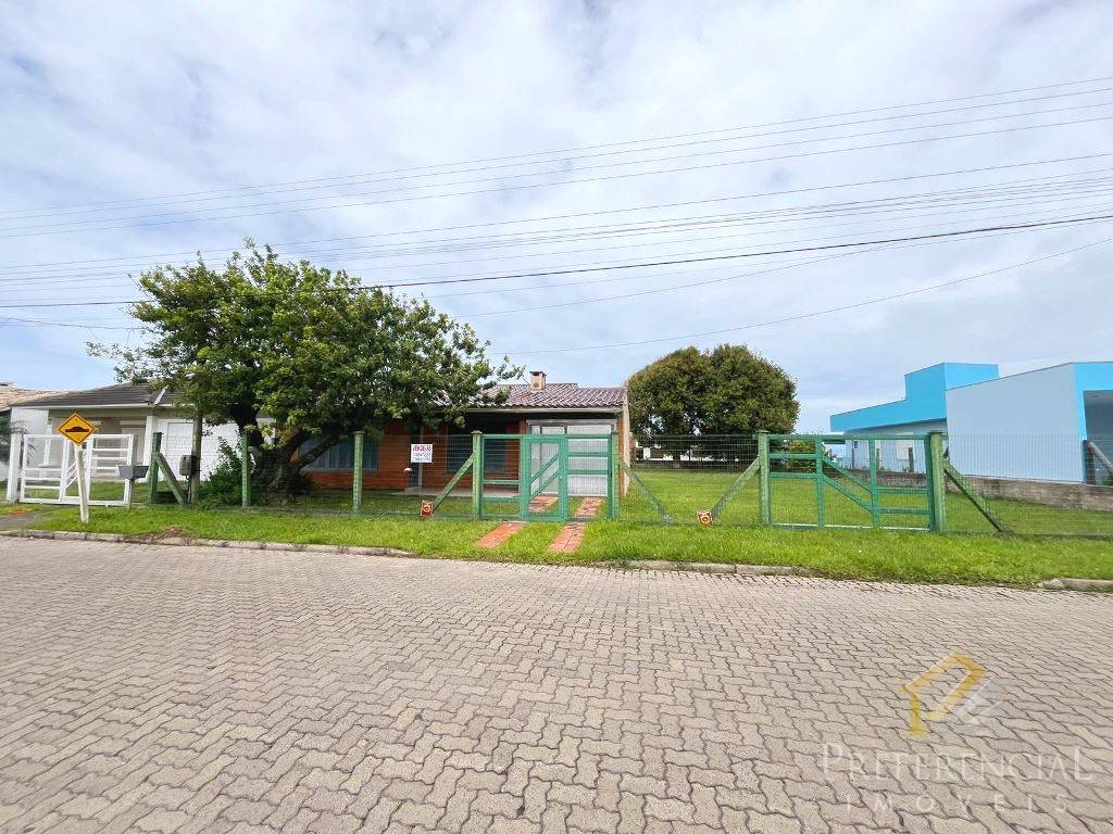 Casa e Sobrado, 3 dormitórios com 126m² no bairro Centro em Xangri-lá