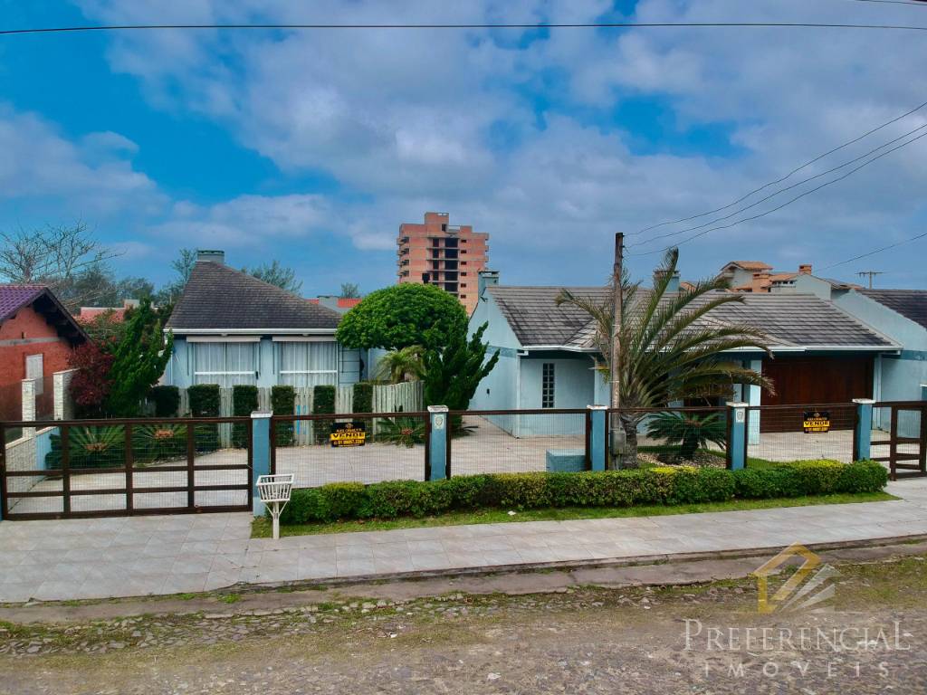 Casa e Sobrado, 3 dormitórios com 250m² no bairro Mariápolis em Osório