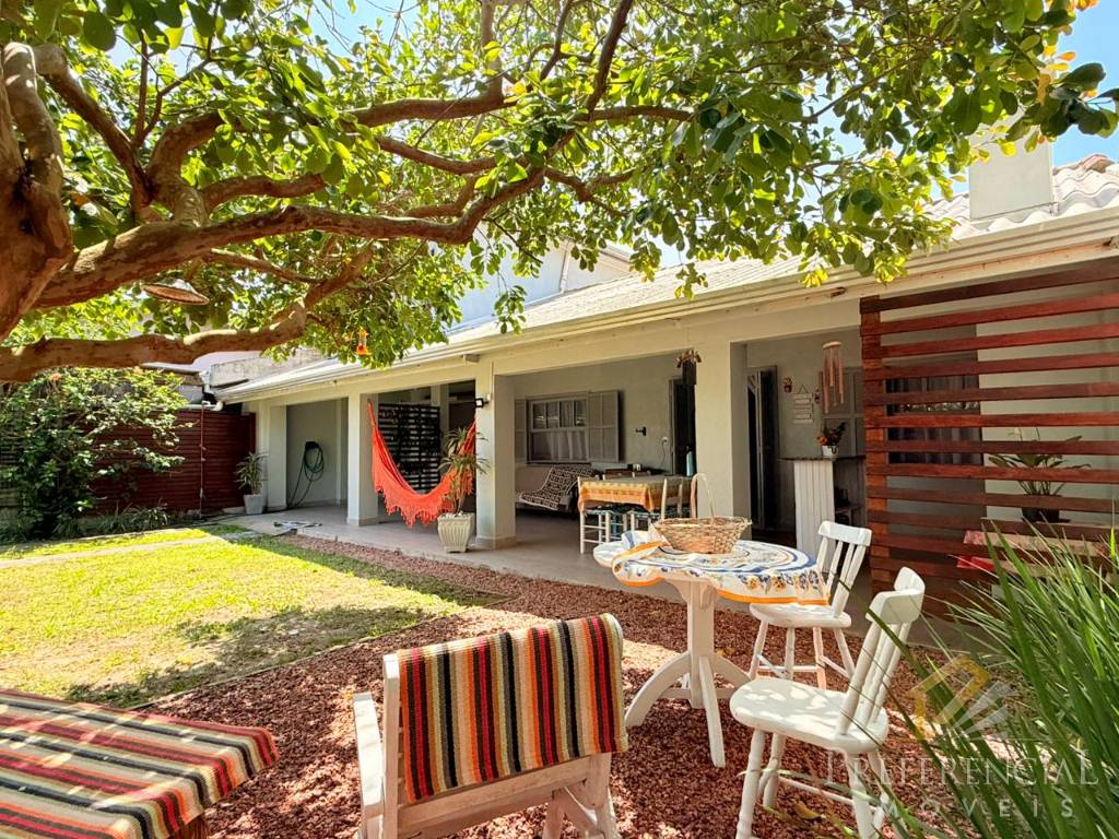 Casa e Sobrado, 3 dormitórios com 150m² no bairro Mariápolis em Osório