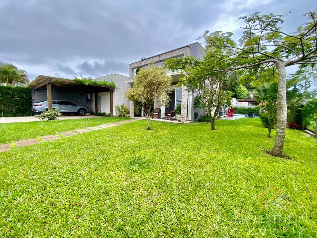 Casa e Sobrado, 5 dormitórios com 240m² no bairro Atlântida em Xangri-lá