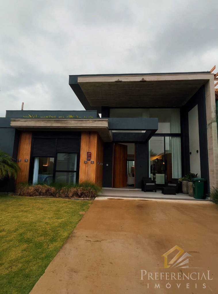 Casa e Sobrado em Condomínio, 4 dormitórios com 168m² no bairro Sunset em Xangri-lá